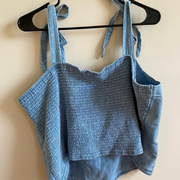 Old navy stretchy tie top. - Picture 2 of 4